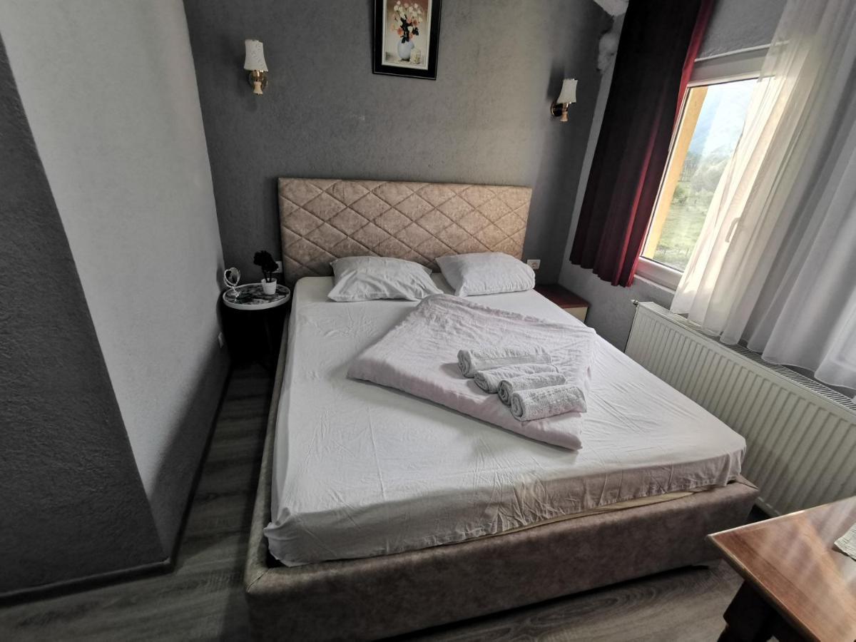 Hotel Rosi Gusinje Ngoại thất bức ảnh