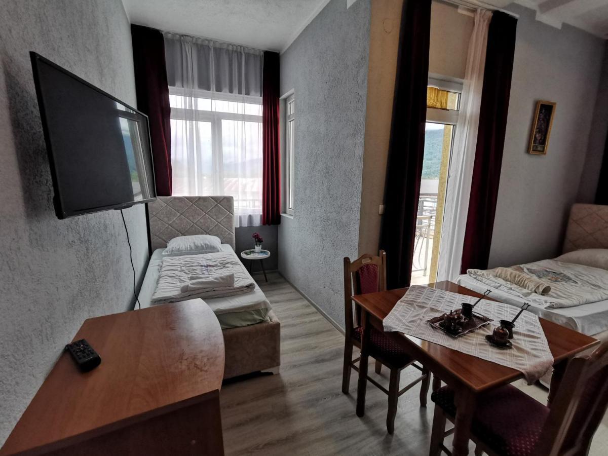 Hotel Rosi Gusinje Ngoại thất bức ảnh